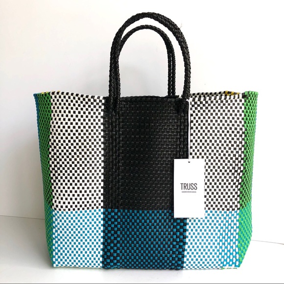 Truss Handbags - NWT TRUSS TOTE BEACH STREET HAND-WOVEN HANDBAG